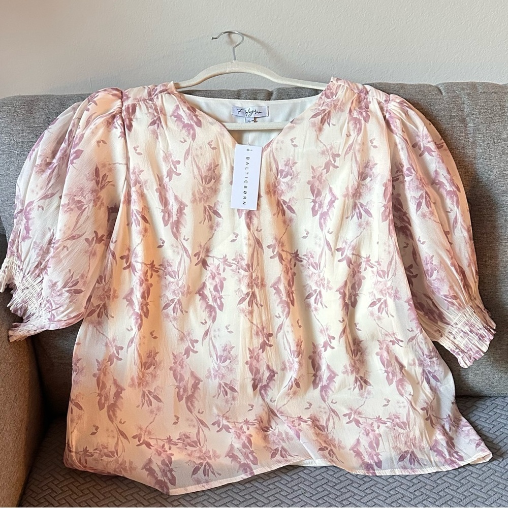 Women’s V Neck Fully Lined dressy Beige with mauve flowers Large 1/4 sleeve